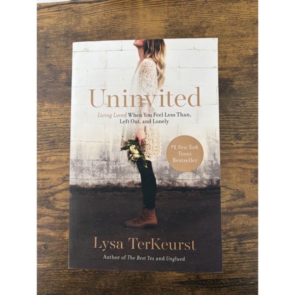 Uninvited: Living Loved When You Feel Less Than, Left‎ Out - VERY GOOD